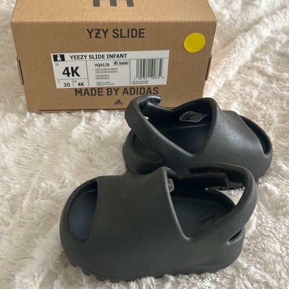 adidas gazelle silver green womens Adidas Yeezy Slide Infants Onyx